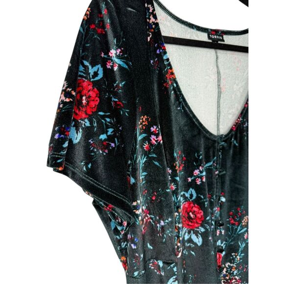 Torrid Women’s 1X Mini Velvet Skater Dress Green Floral V-Neck A-Line Winter - Picture 5 of 8
